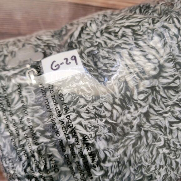 Disney Disneyland Fuzzy Fleece Jacket Womens Sz S Gray Embroidered Logo Full Zip - Picture 10 of 10